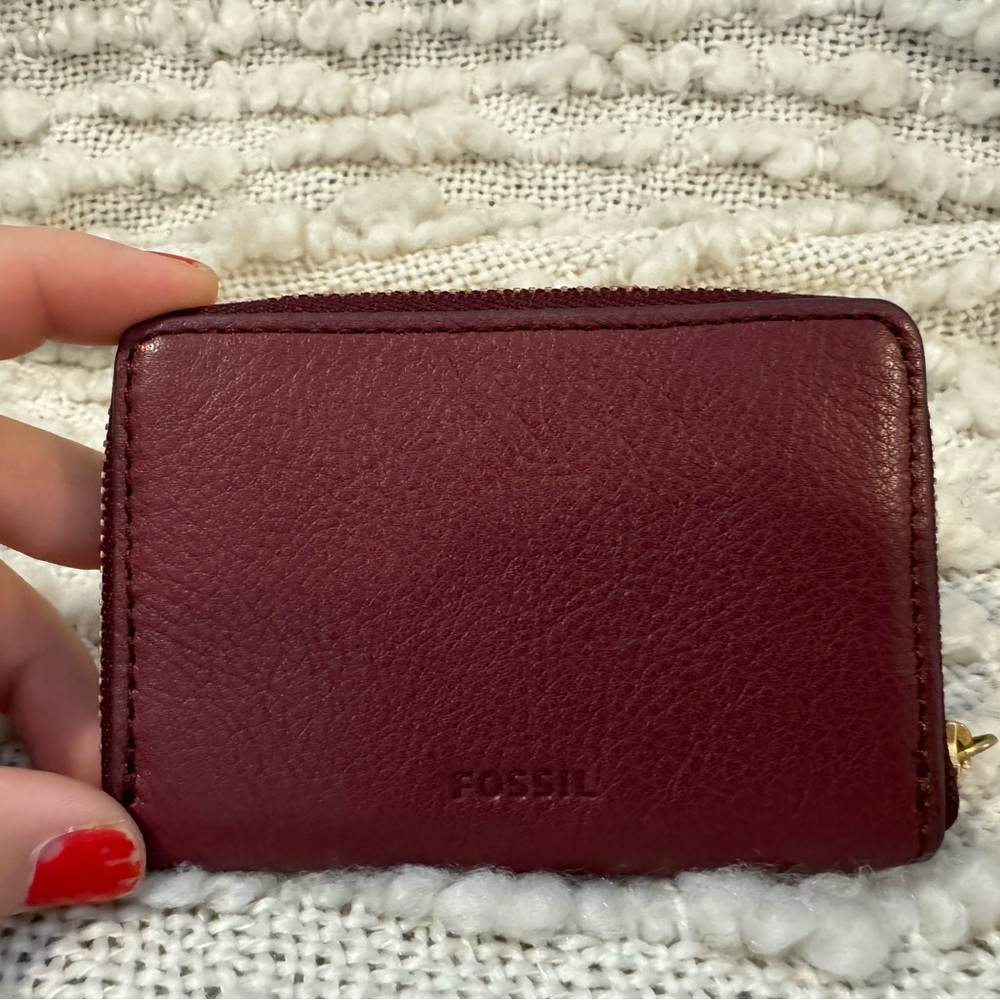 NWOT! Fossil Burgundy Leather Small Card Wallet